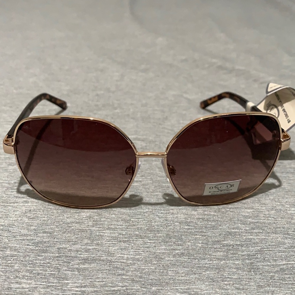 Oscar women’s sunglasses NWT